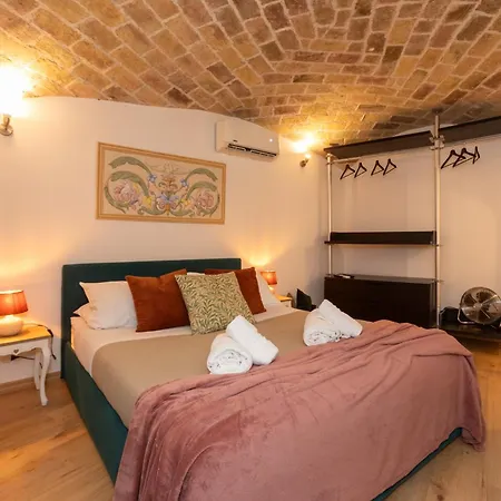 La Dolce Vita Luxury